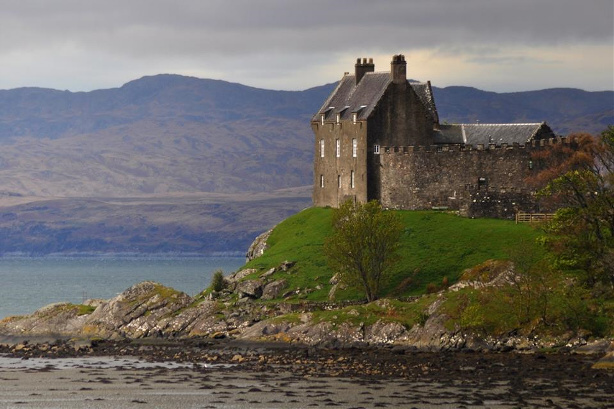 Photograph by Bill Baillie Dunoon castle at the head of Loch Crinan