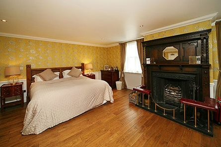 Delux bedroom at the George Hotel